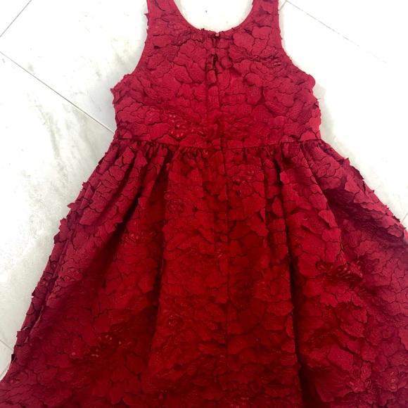 Stunning Girls Red HiLo Dress. size 4 - Picture 5 of 6